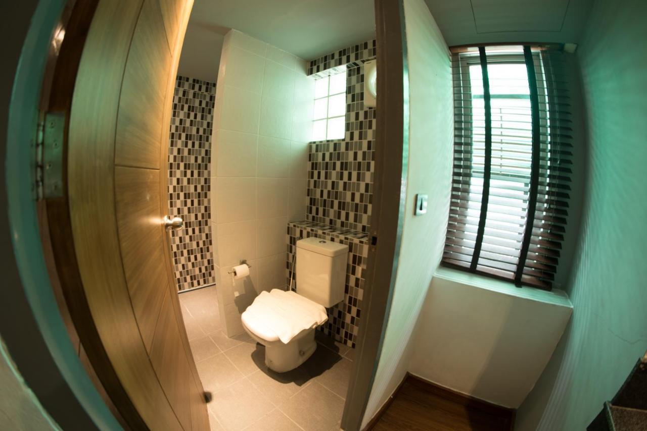 Admire Thonburi Hotel Bangkok Exterior photo