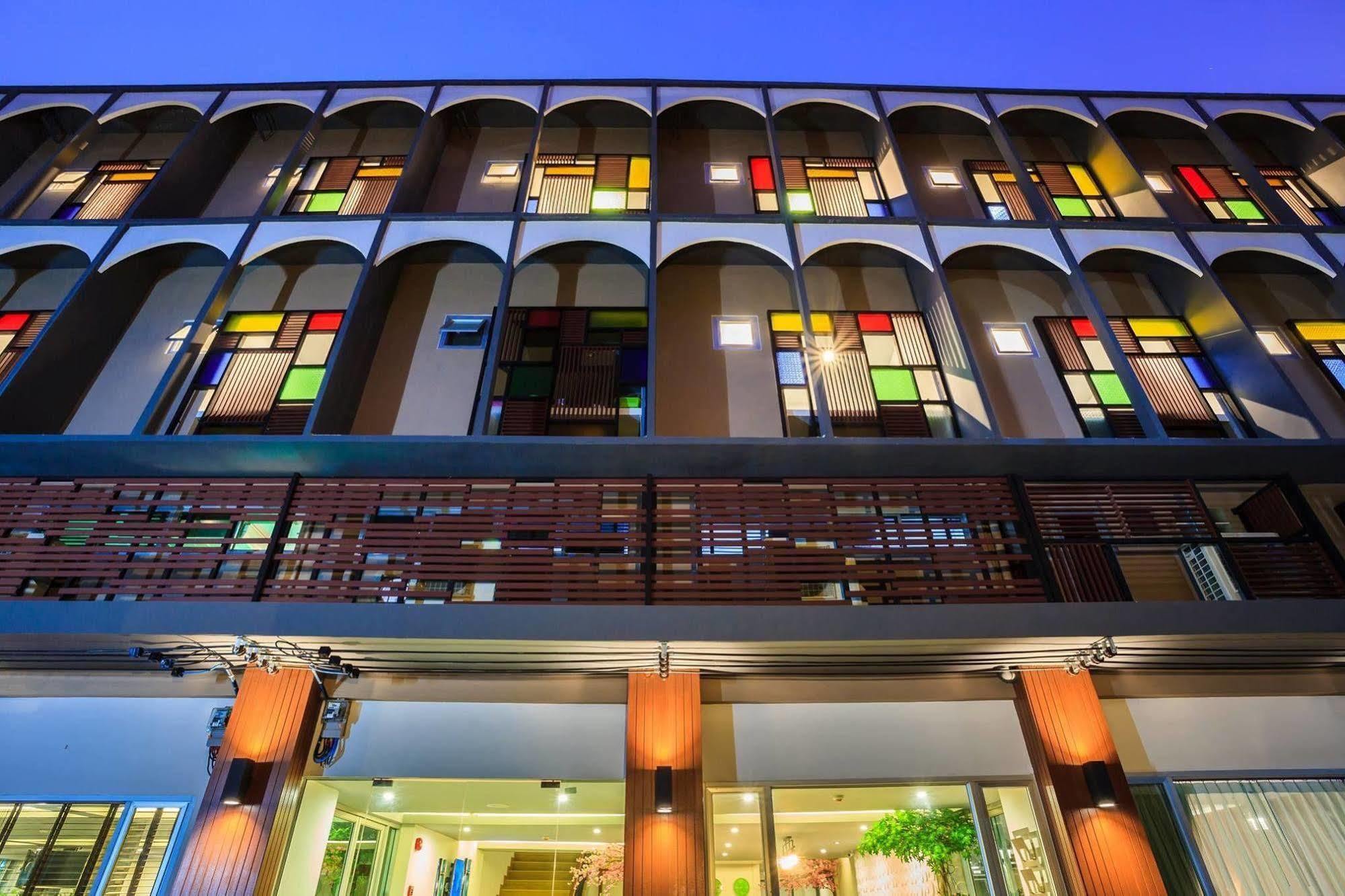 Admire Thonburi Hotel Bangkok Exterior photo